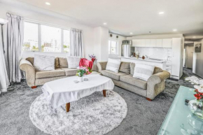 Roomy 3 br w indoor pool gym and free parking